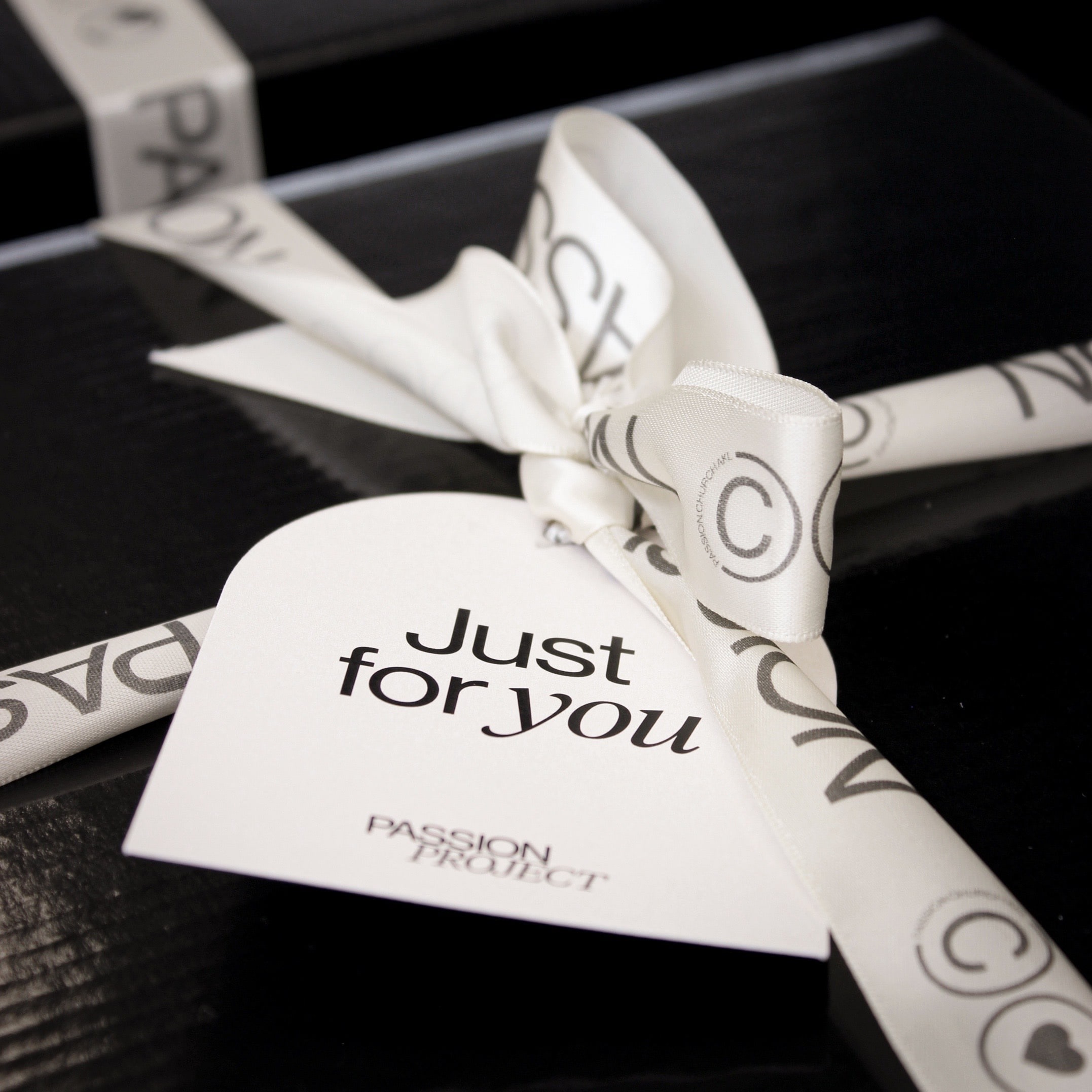 Custom printed hang tags Wellington — eco-friendly product branding NZ